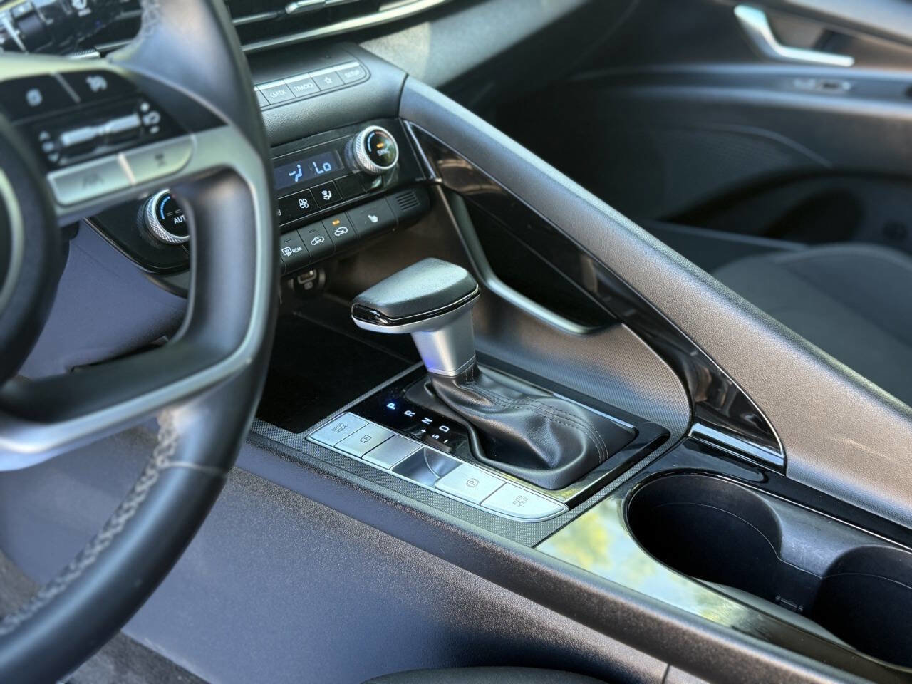 Used 2023 Hyundai Elantra SEL w/ Convenience Package image 8