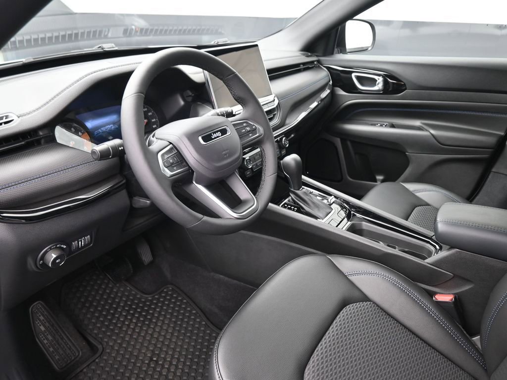 New 2026 Jeep Compass Latitude AWD/4WD image 18