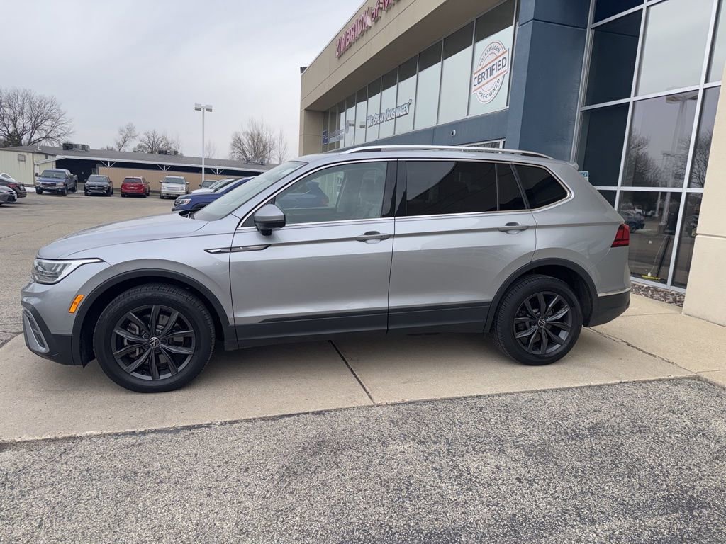 Certified 2022 Volkswagen Tiguan SE w/ Panoramic Sunroof Package image 4