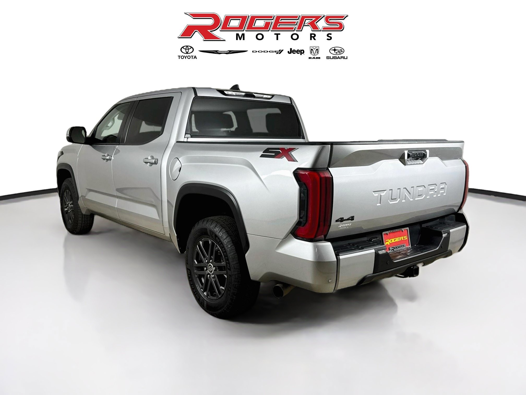 Used 2024 Toyota Tundra SR5 w/ SR5 Convenience Package AWD/4WD image 11