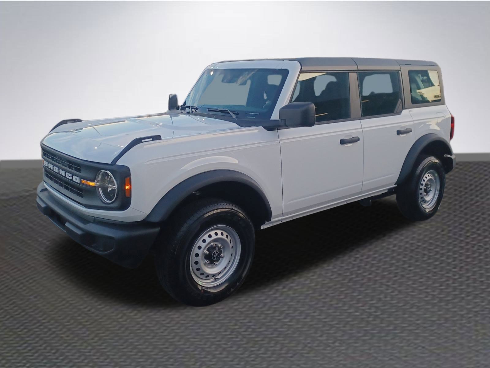 New 2025 Ford Bronco 4-Door image 2