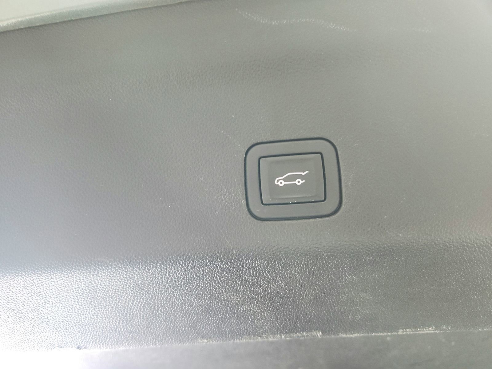 Used 2023 Chevrolet Suburban Premier image 47