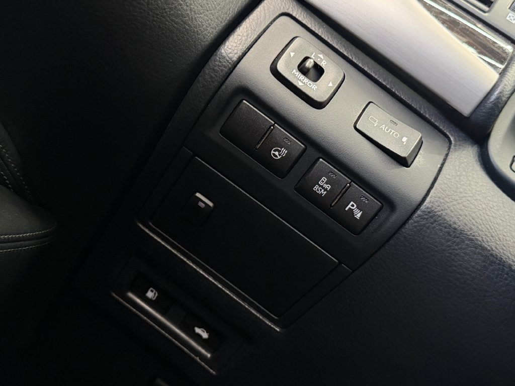 Used 2013 Lexus LS 460 w/ Comfort Pkg RWD image 20