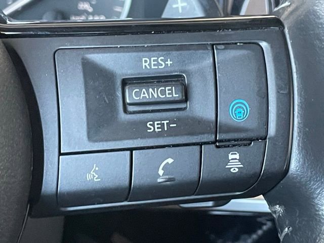 Used 2022 Nissan Pathfinder SL w/ SL Black Package image 13