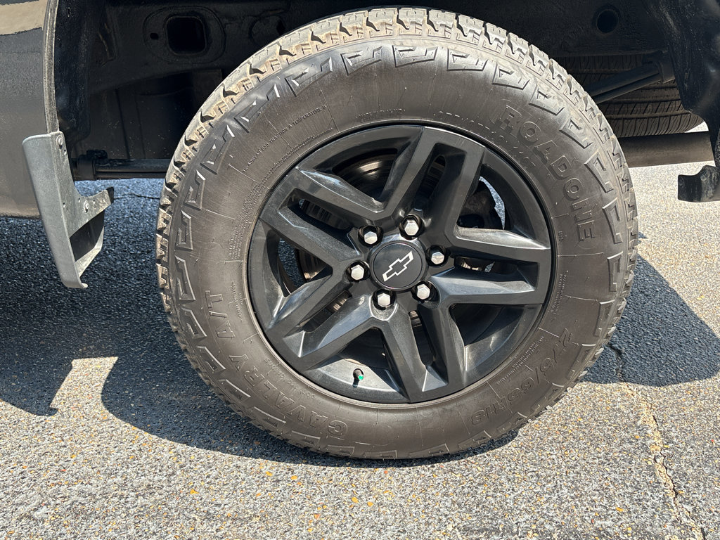 Used 2023 Chevrolet Silverado 1500 Custom Trail Boss w/ LPO, Dark Essentials Package AWD/4WD image 25