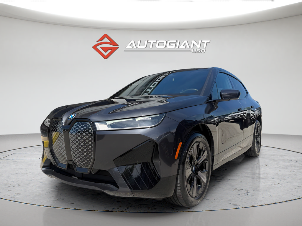 Used 2024 BMW iX xDrive50 w/ Sport Package AWD/4WD image 5