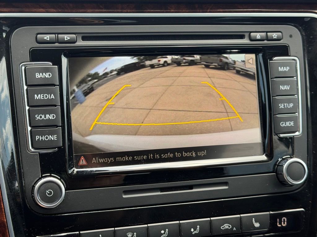 Used 2013 Volkswagen Passat TDI SEL Premium image 24