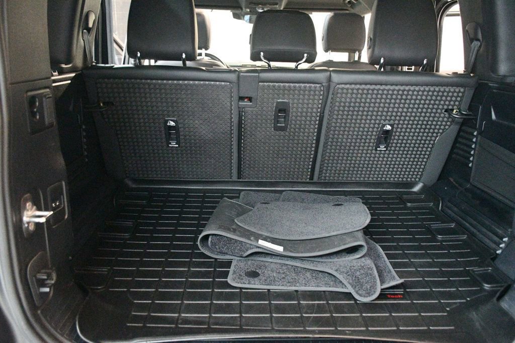 Used 2023 Land Rover Defender 110 X-Dynamic SE image 69