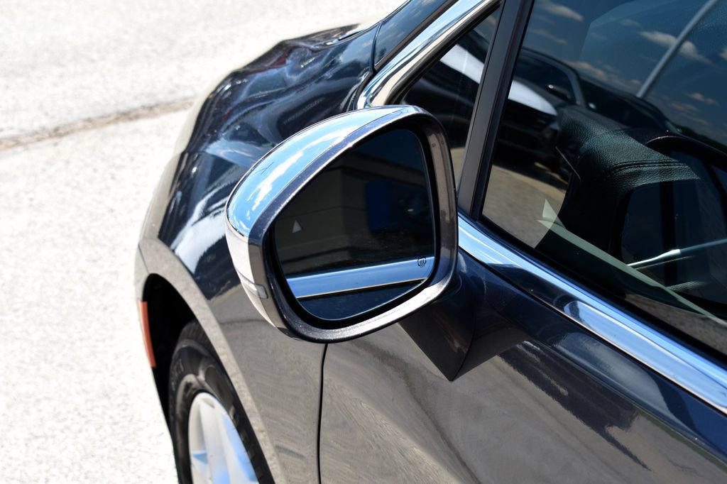 Used 2020 Chrysler Pacifica Limited FWD image 14