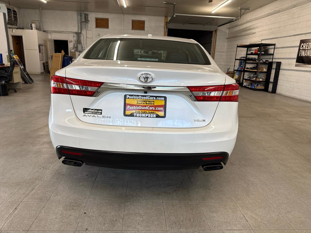 Used 2015 Toyota Avalon XLE FWD image 3