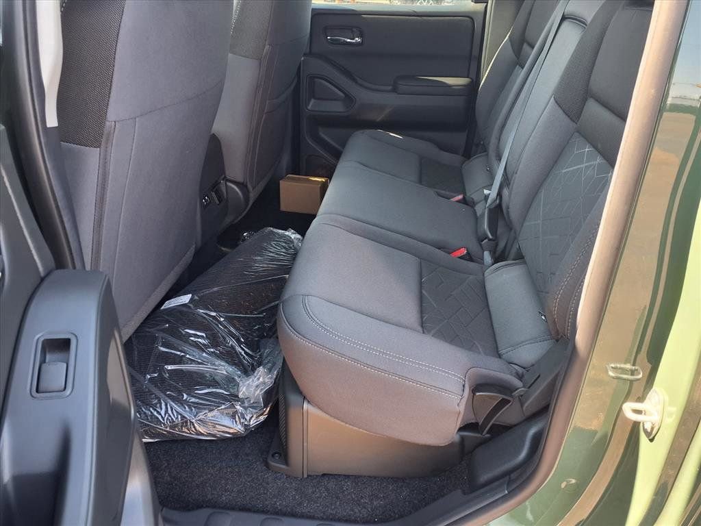 New 2025 Nissan Frontier SV w/ SV Convenience Package image 9