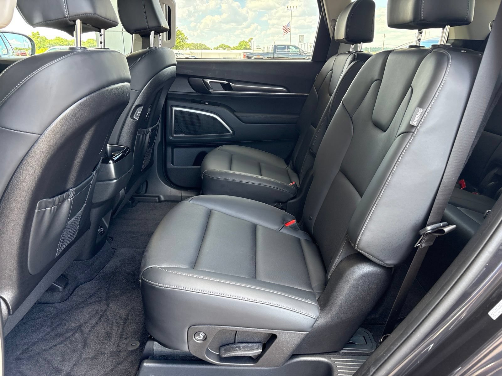 Used 2025 Kia Telluride S FWD image 15
