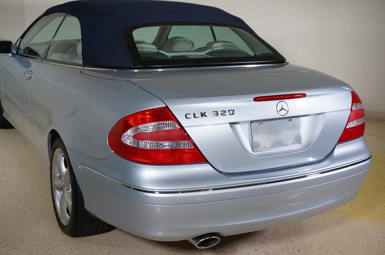 Used 2005 Mercedes-Benz CLK 320 Cabriolet image 21