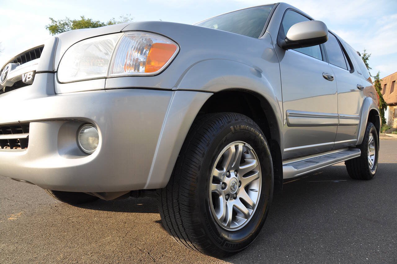 Used 2005 Toyota Sequoia Limited AWD/4WD image 3