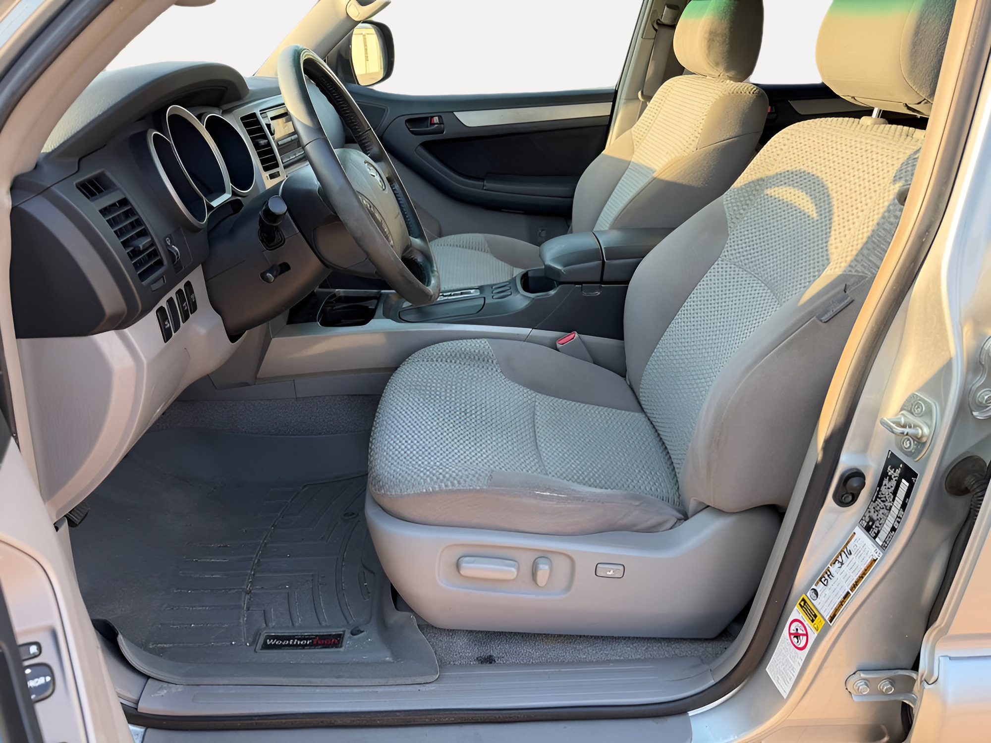 Used 2007 Toyota 4Runner SR5 RWD image 2
