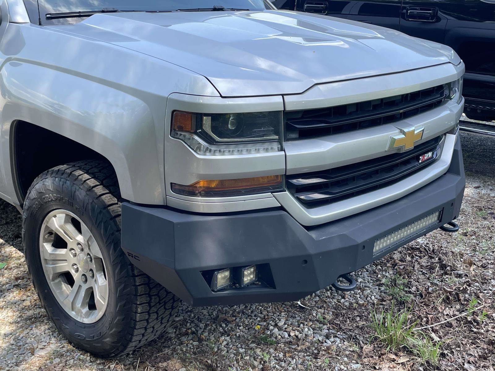 Used 2018 Chevrolet Silverado 1500 LT w/ All Star Edition AWD/4WD image 4