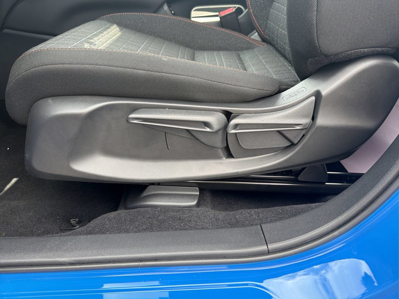 Used 2027 Honda HR-V Sport image 13