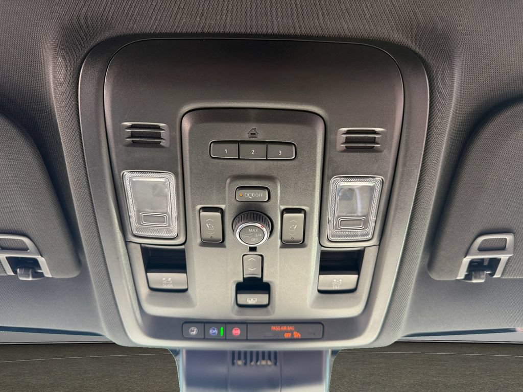 Used 2024 Chevrolet Tahoe High Country w/ Advanced Technology Package AWD/4WD image 15