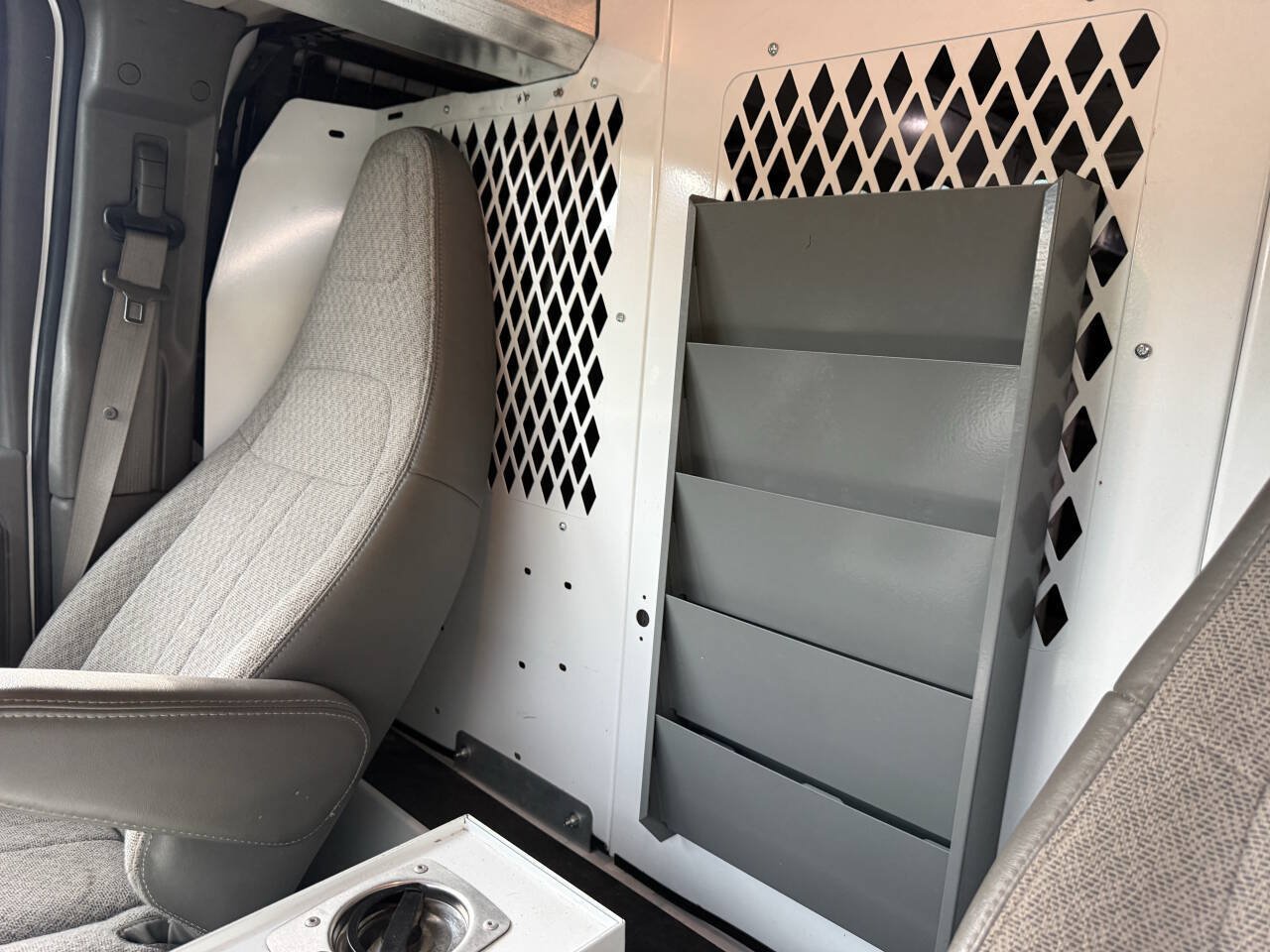 Used 2016 GMC Savana 3500 RWD image 20