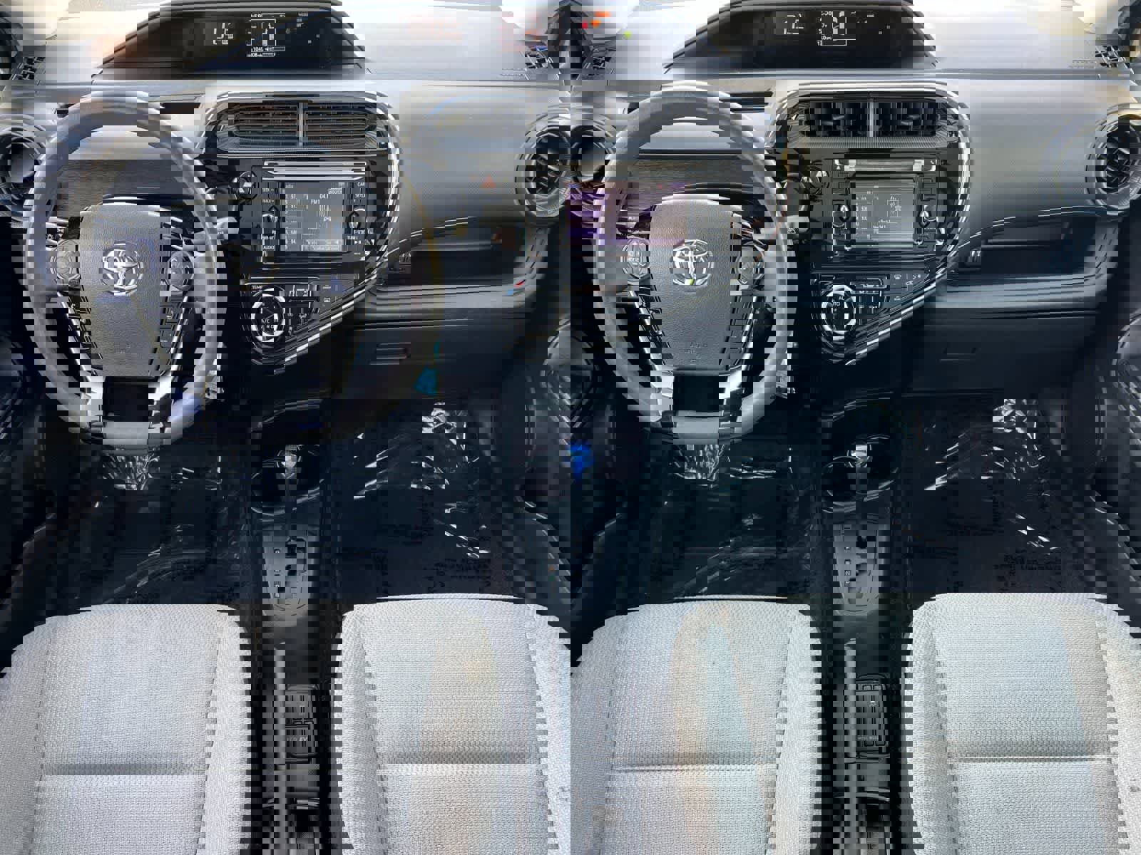 Used 2018 Toyota Prius C One image 4