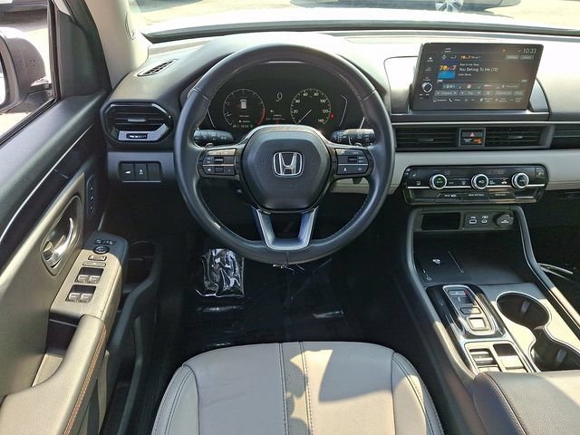 Used 2025 Honda Pilot Touring image 13