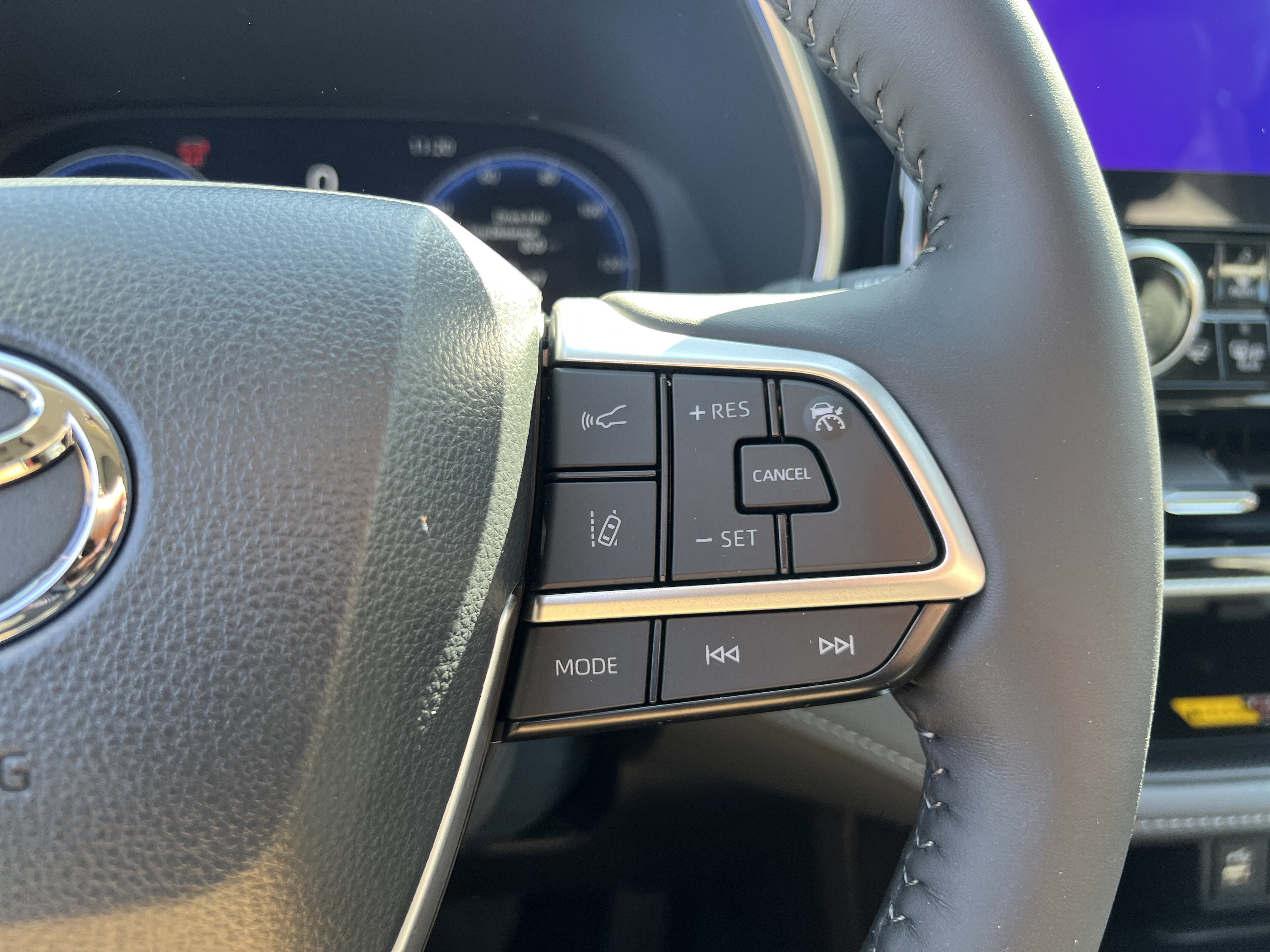 New 2026 Toyota Highlander Platinum image 21