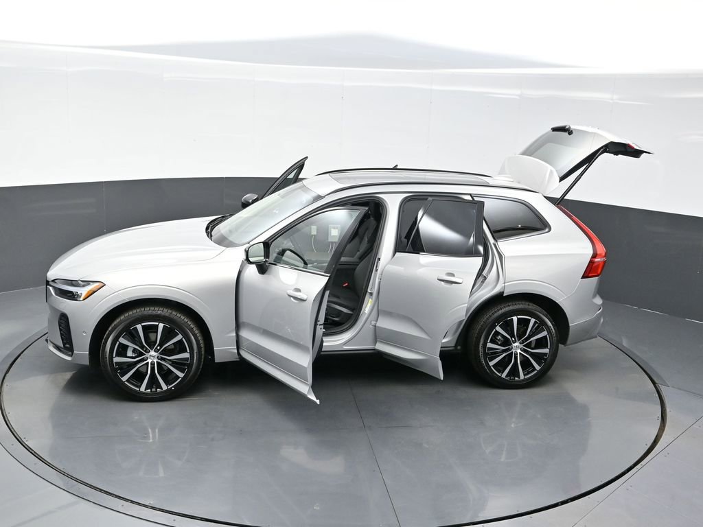 Used 2025 Volvo XC60 B5 Plus w/ Climate Package image 36