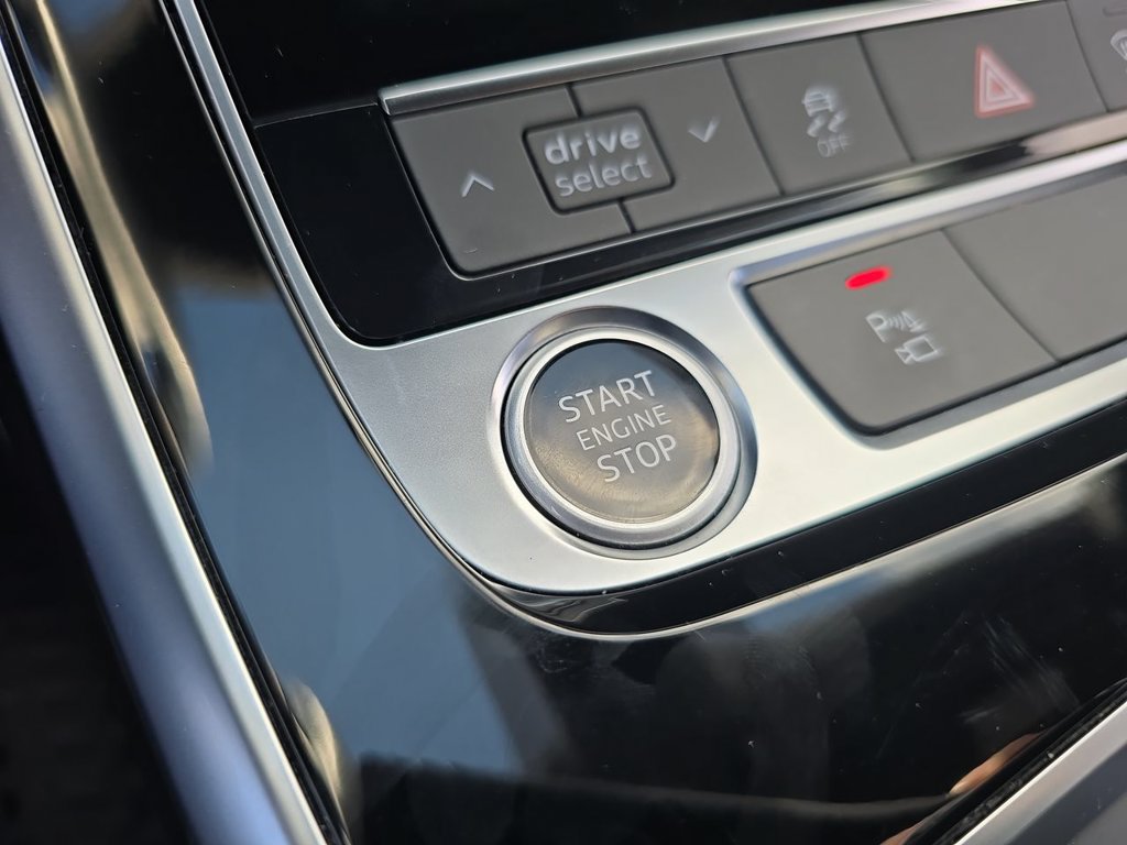 Used 2021 Audi Q7 3.0T Premium AWD/4WD image 23