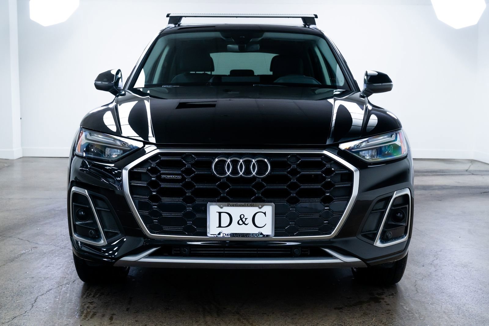 Used 2023 Audi Q5 2.0T Premium w/ Convenience Package AWD/4WD image 2