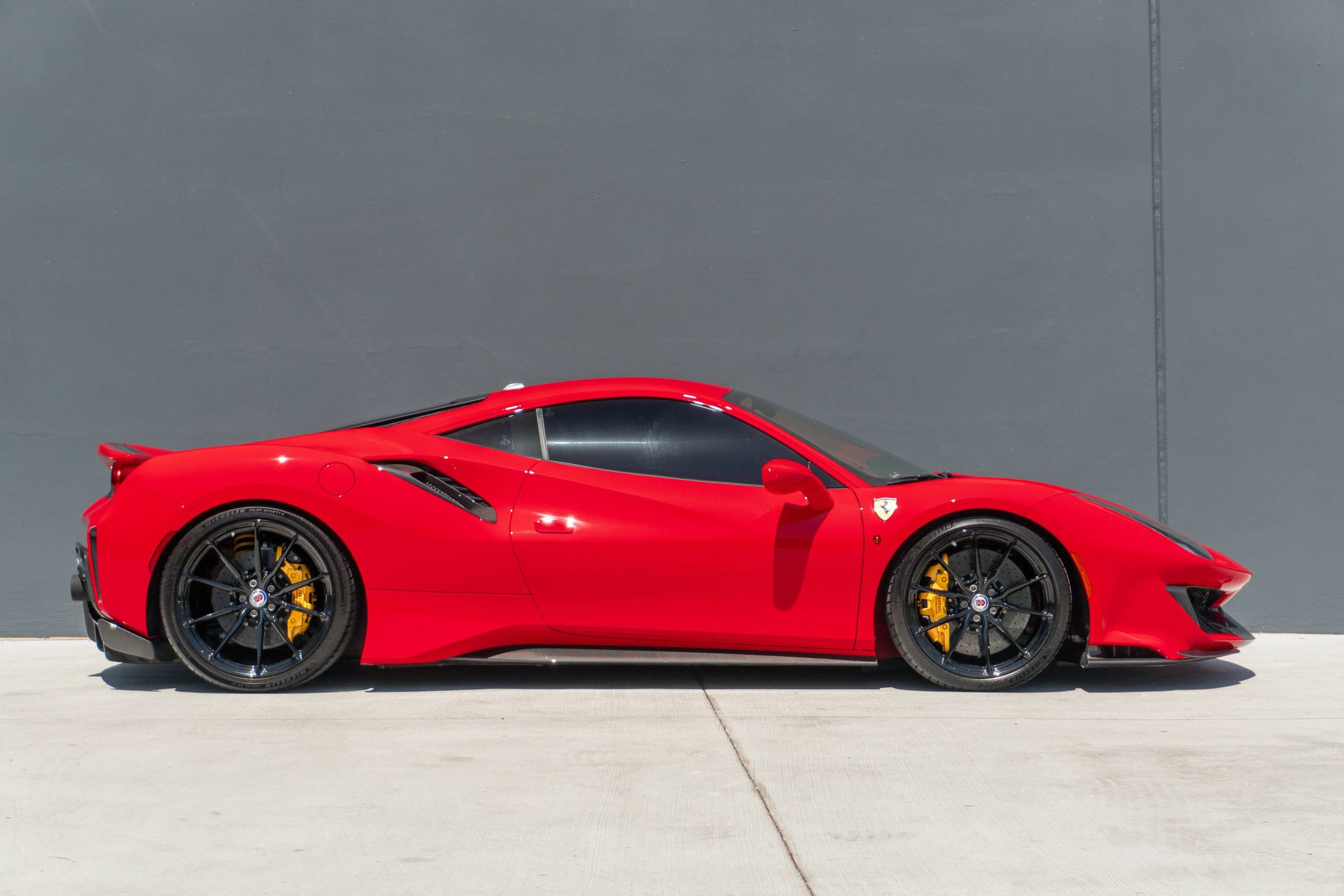 Used 2019 Ferrari 488 Pista Coupe RWD image 5