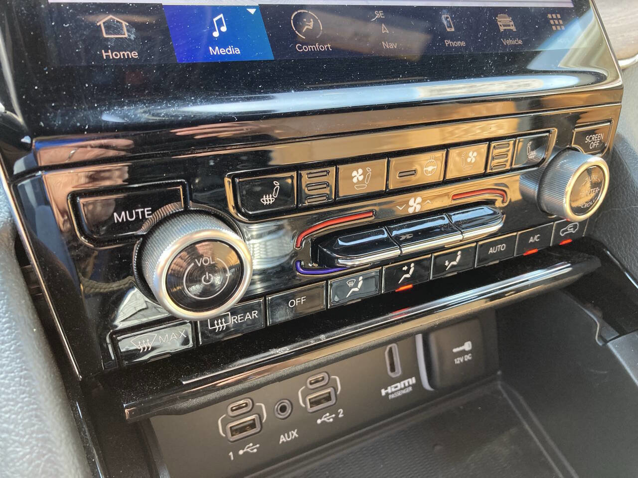 Used 2023 Jeep Grand Cherokee L Summit w/ Advanced Protech Group IV image 37