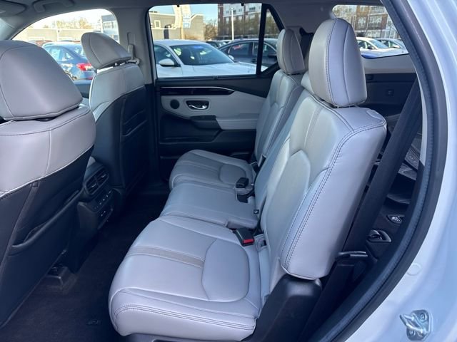 Used 2024 Honda Pilot Touring image 14
