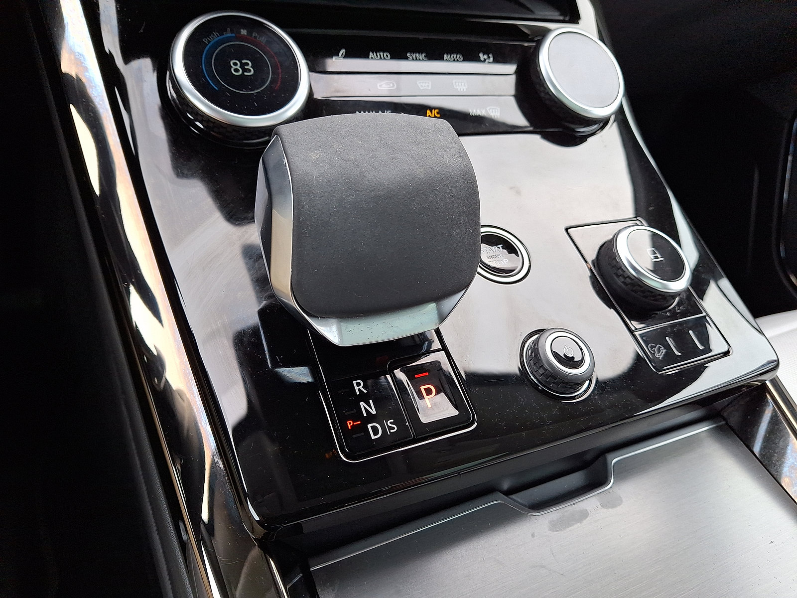 Used 2023 Land Rover Range Rover Sport SE image 10