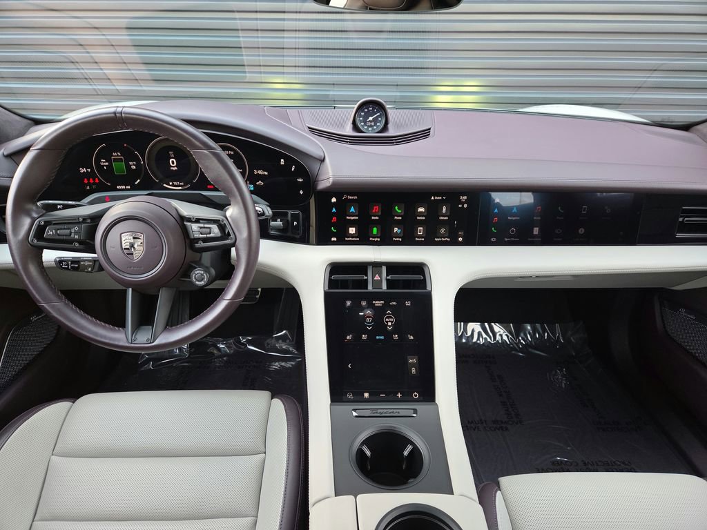 Certified 2025 Porsche Taycan Turbo image 8