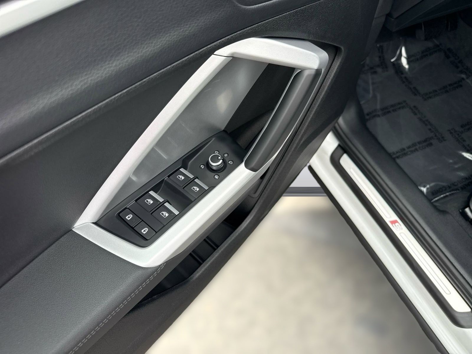 New 2025 Audi Q3 2.0T Premium image 13