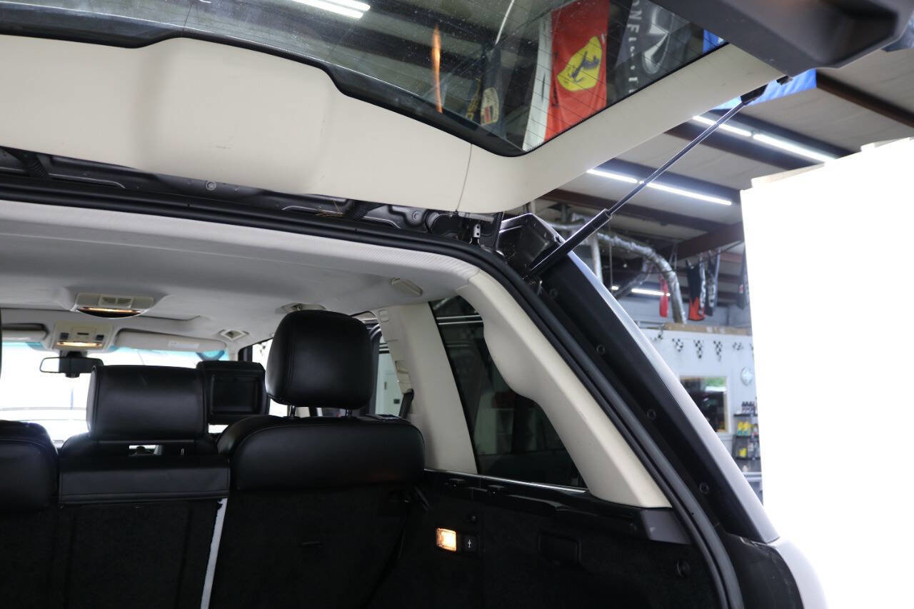 Used 2011 Land Rover Range Rover Supercharged AWD/4WD image 93