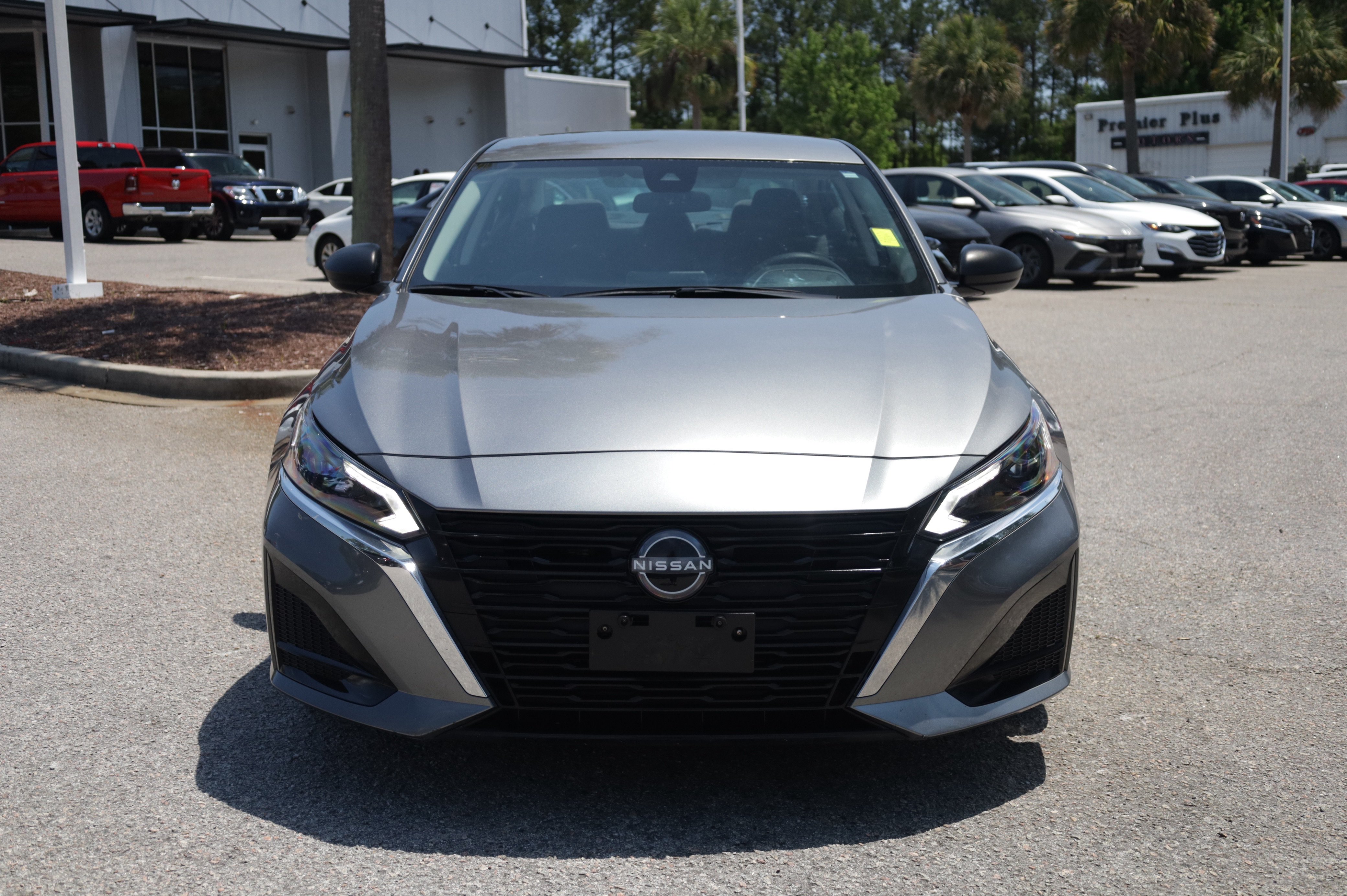 Used 2024 Nissan Altima 2.5 SV FWD image 7