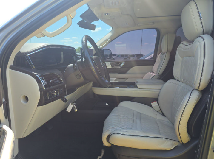 Used 2023 Lincoln Navigator Black Label AWD/4WD image 5