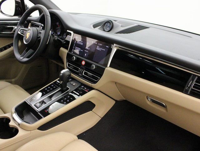 New 2024 Porsche Macan image 18