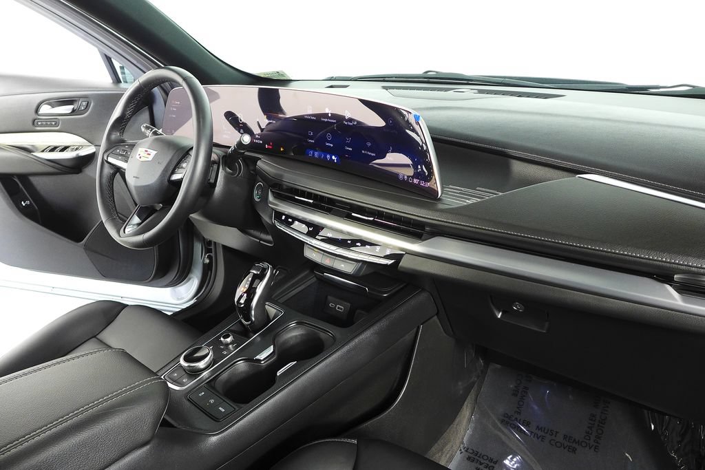 Used 2025 Cadillac XT4 Premium Luxury FWD image 13