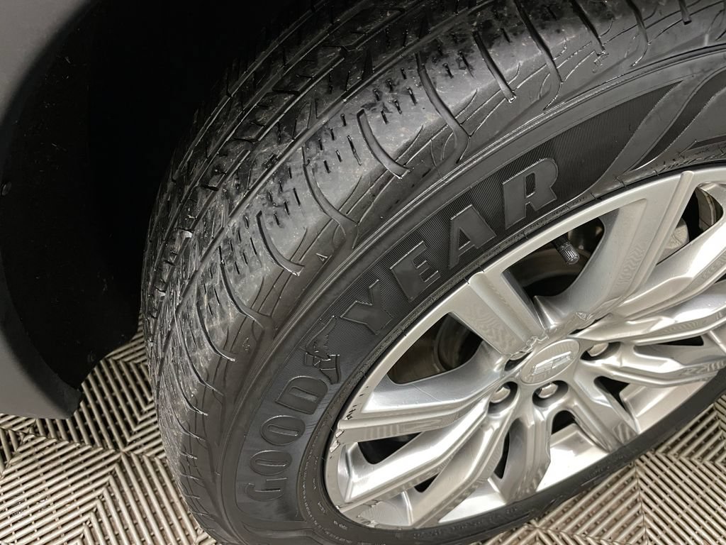 Certified 2020 Cadillac XT4 Premium Luxury w/ Driver Awareness Package AWD/4WD image 52