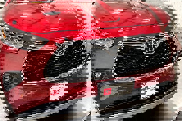 Used 2026 Toyota Highlander Platinum image 31