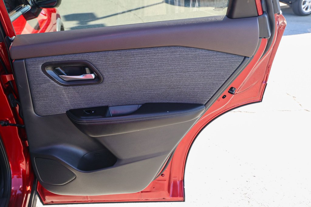 Used 2021 Nissan Rogue SV FWD image 21