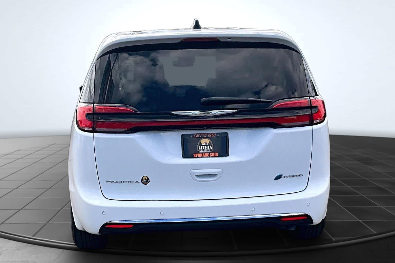 Used 2023 Chrysler Pacifica Limited FWD image 5