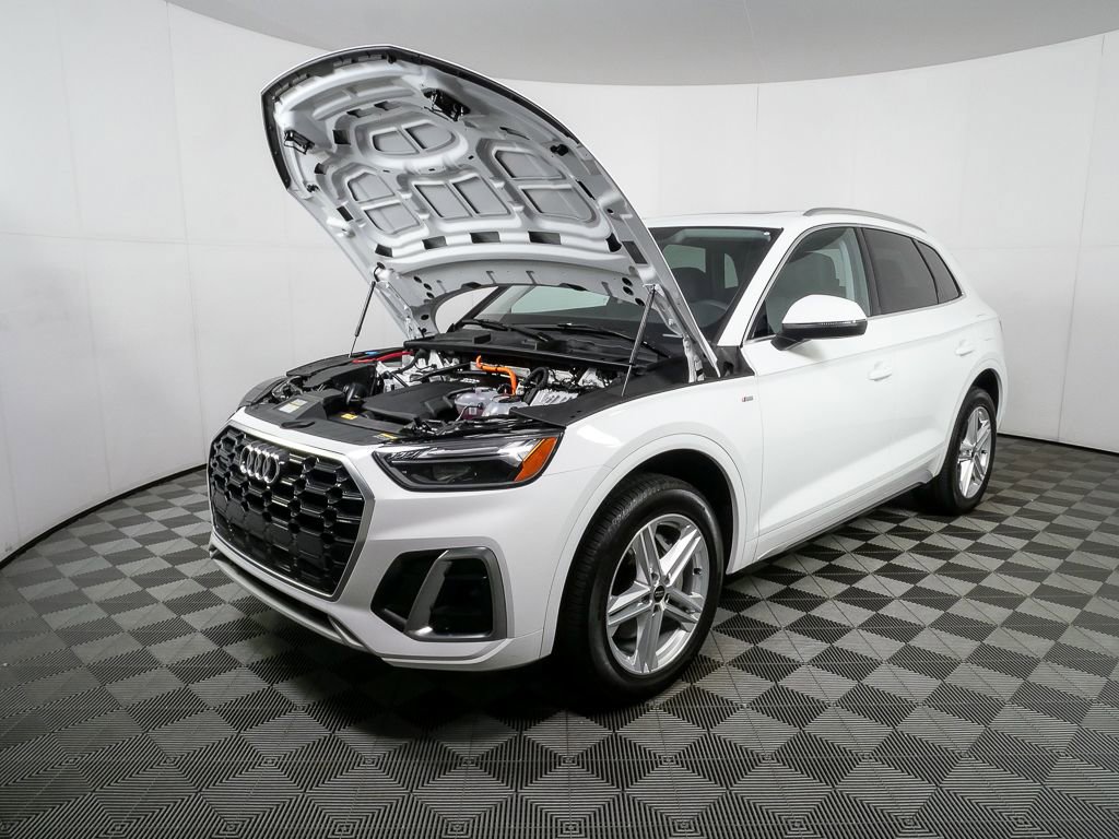 Used 2024 Audi Q5 e Premium w/ Convenience Package AWD/4WD image 32