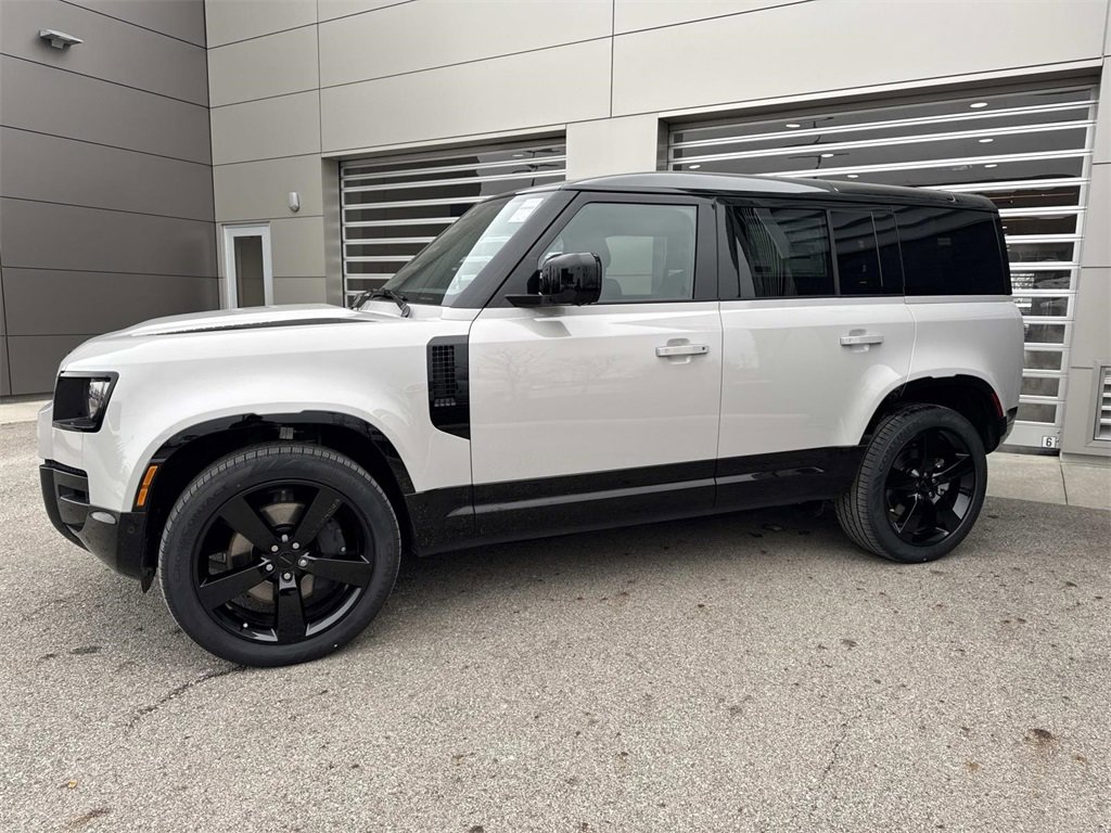 New 2026 Land Rover Defender 110 X-Dynamic SE image 3