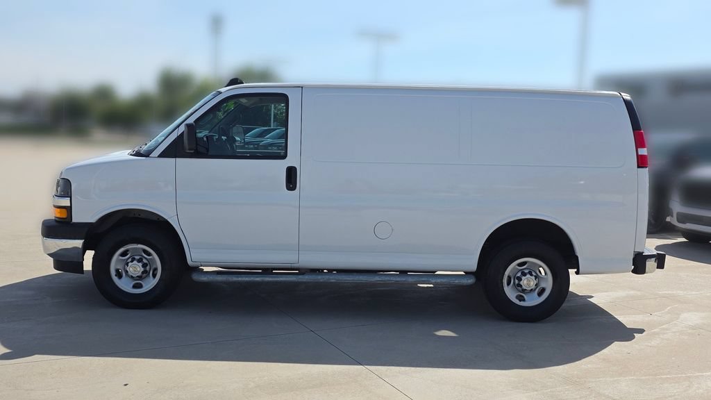 Used 2024 Chevrolet Express 2500 w/ Driver Convenience Package RWD image 2