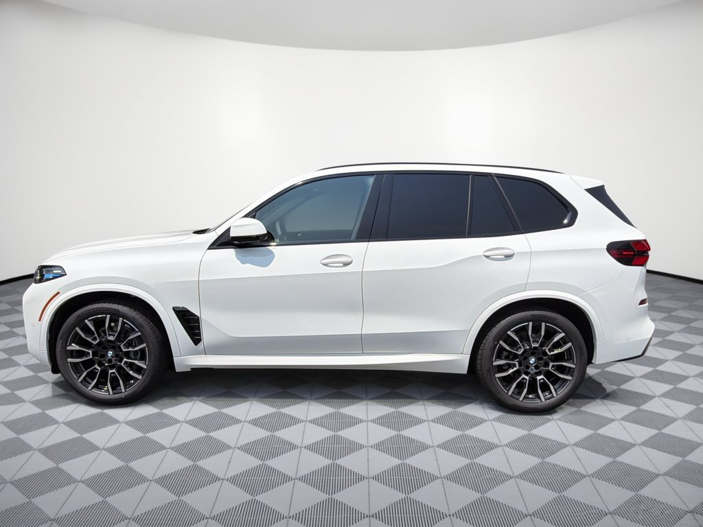 New 2026 BMW X5 xDrive40i w/ M Sport Package AWD/4WD image 2
