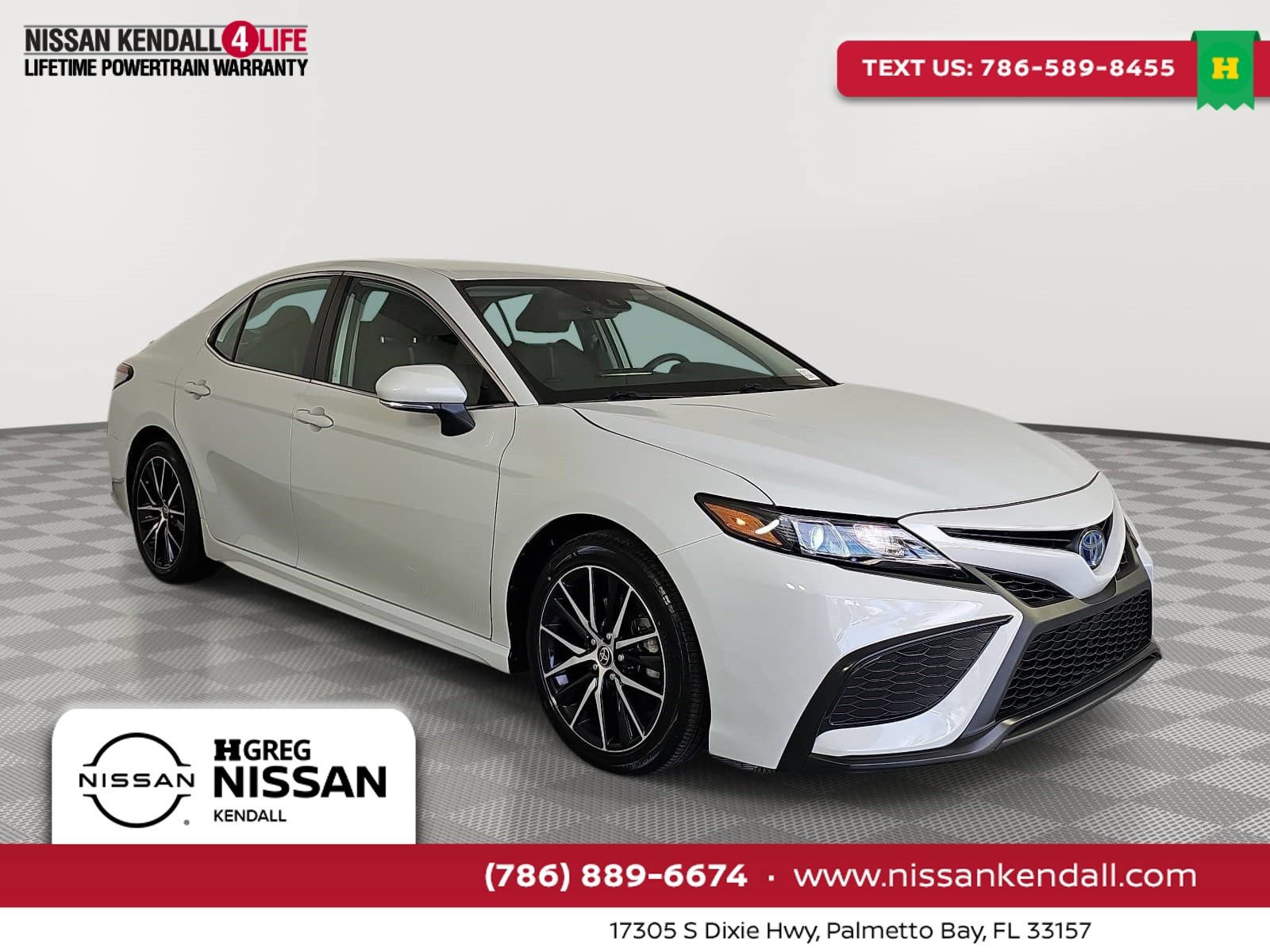 Used 2023 Toyota Camry SE FWD image 1