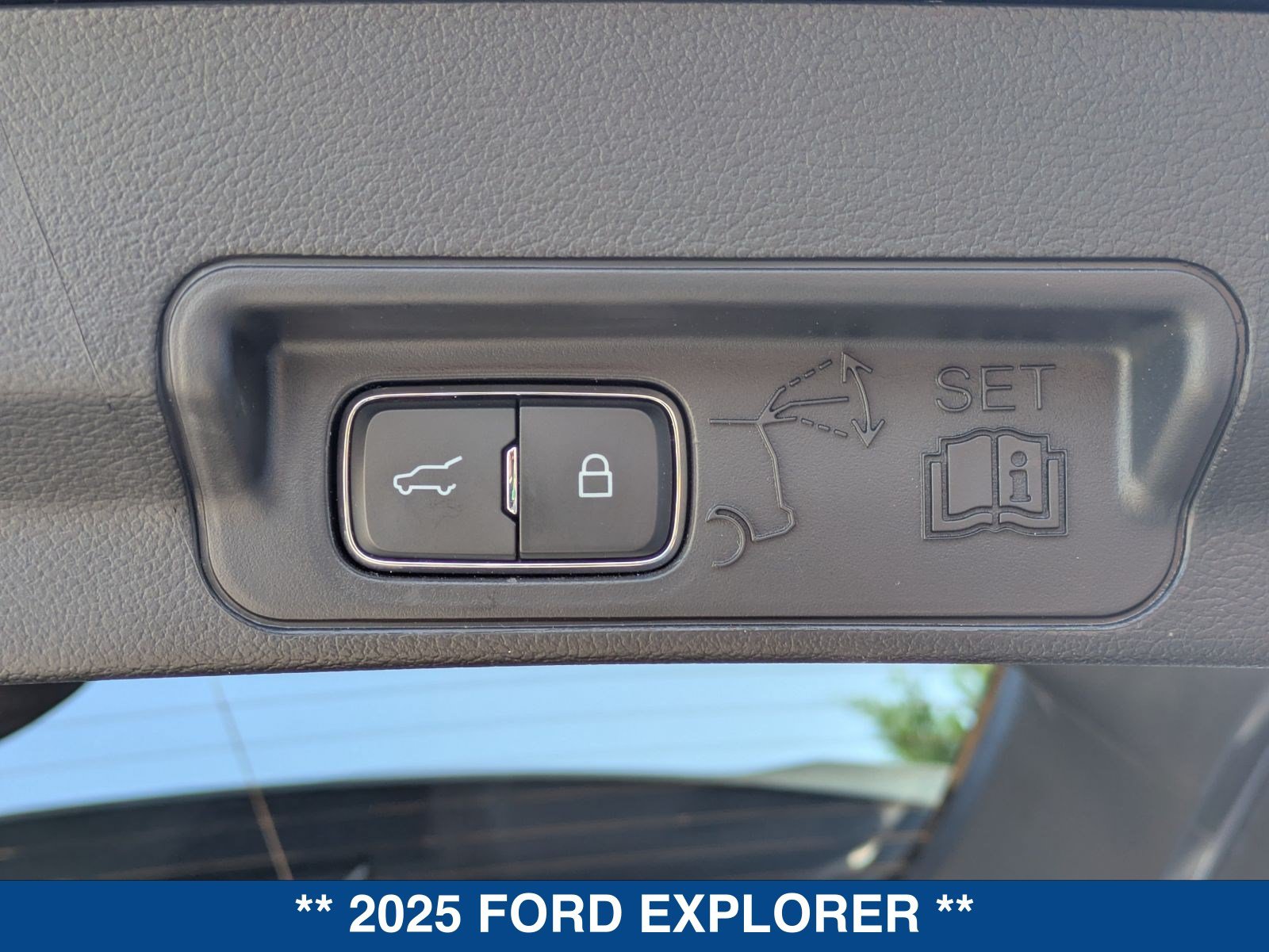 Certified 2025 Ford Explorer ST AWD/4WD image 14